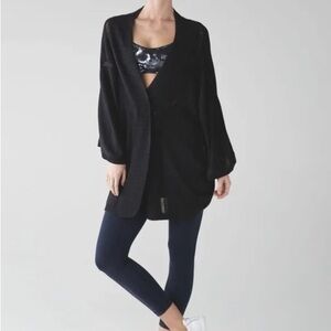 EUC - Lululemon Breeze Easy Wrap - Heathered Black - Size XS/S